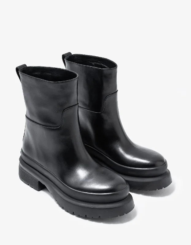 Valentino Garavani Black Roman Stud Leather Chelsea Boots