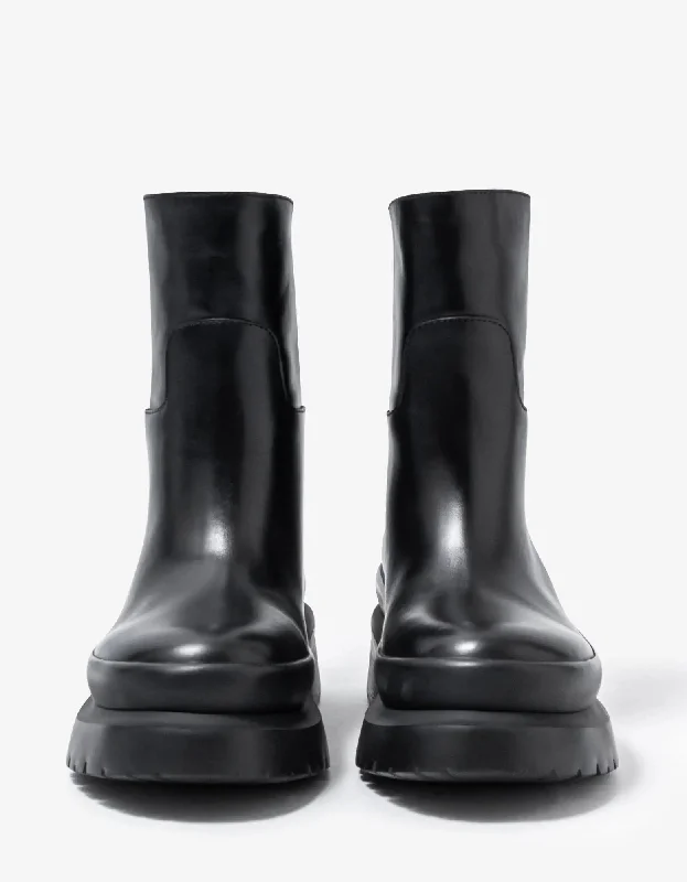 Valentino Garavani Black Roman Stud Leather Chelsea Boots