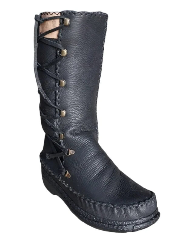 Black leather boot with wool lining