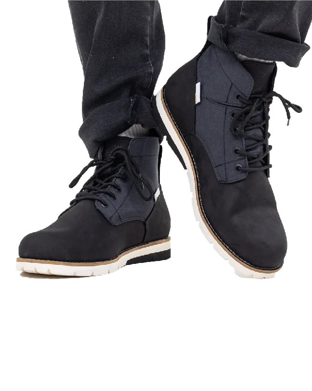 Jax Boots in Regular Black