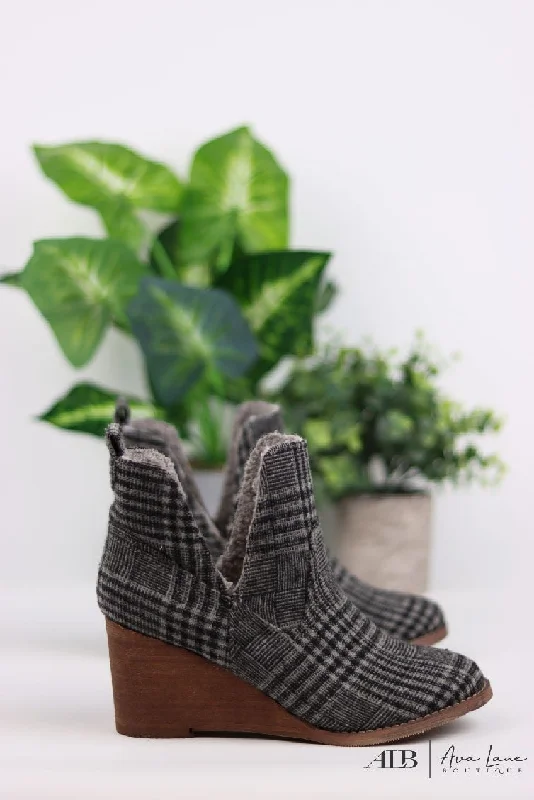 Ember Wedge Bootie