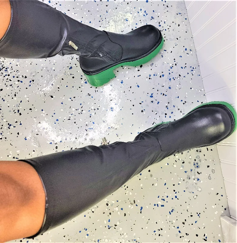 PIPELINE~BLACK & GREEN PLATFORM BOOTS